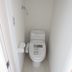 トイレ　（温水洗浄便座は別途工事代金が発生します。）